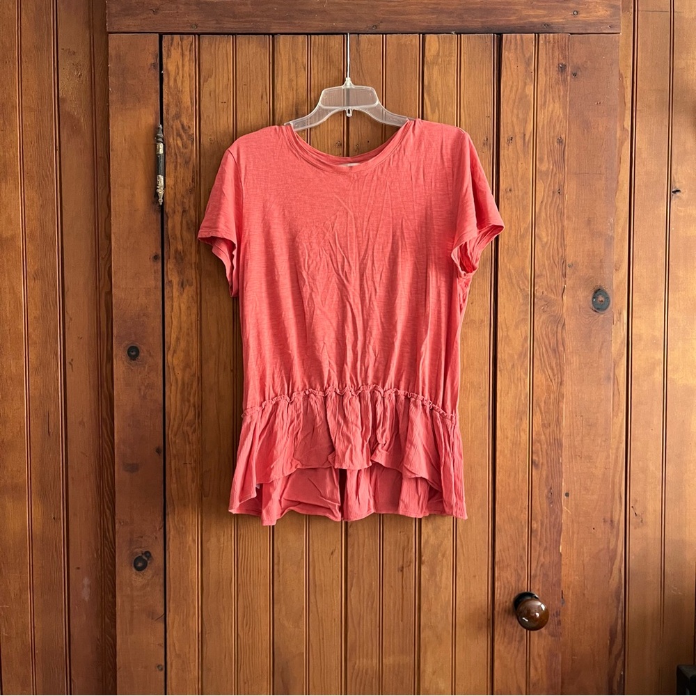 LOFT Coral Short Sleeve Ruffle Hem Top